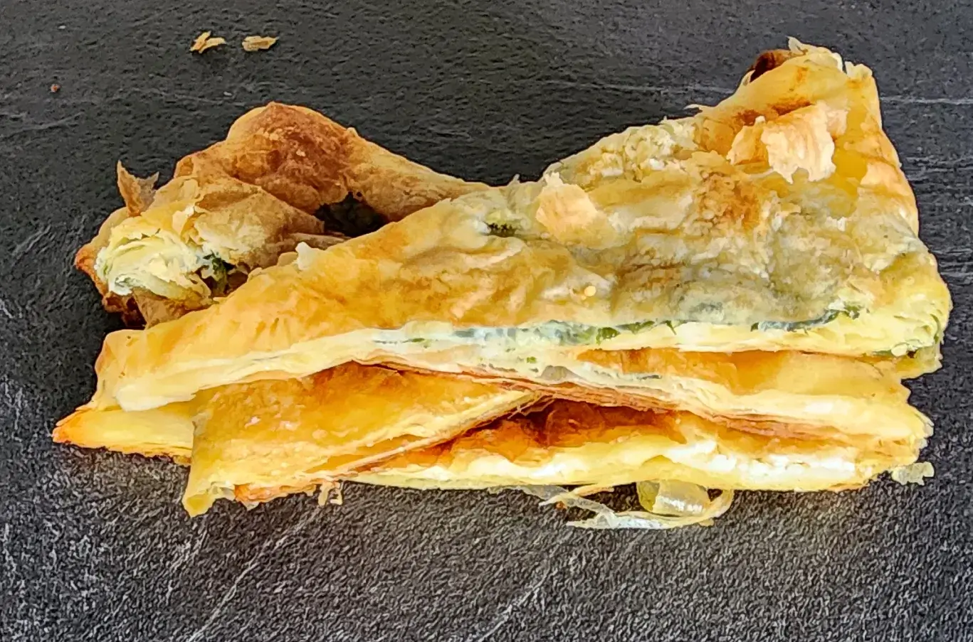Byrek, empanada de hojaldre típica de la gastronomía albanesa