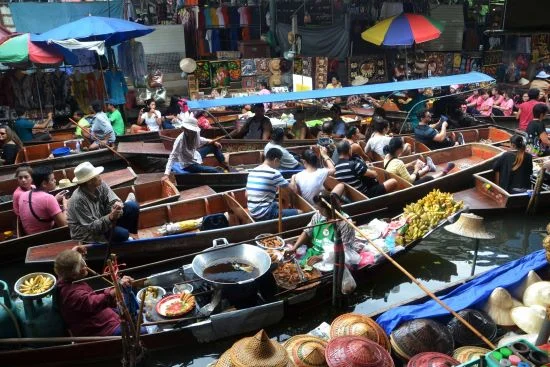 Mercado flotante en bangkok
